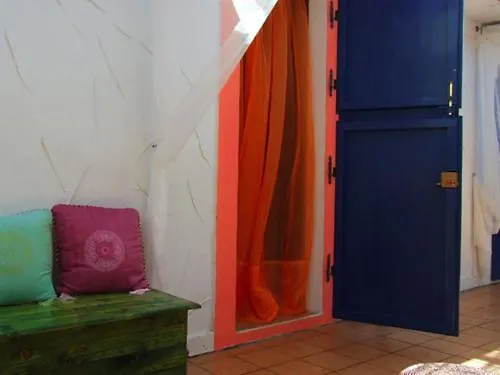 לינה וארוחת בוקר Blue Bab 3*